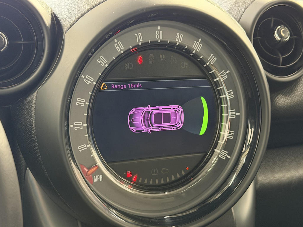Thumbnail: 2015 MINI Cooper Countryman - 22