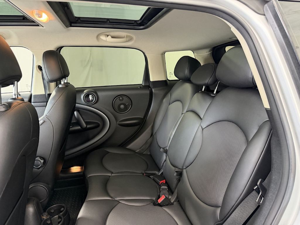 Thumbnail: 2015 MINI Cooper Countryman - 11