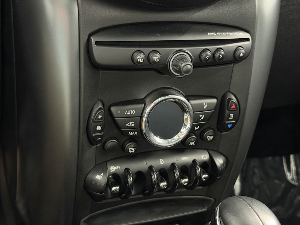 Thumbnail: 2015 MINI Cooper Countryman - 23