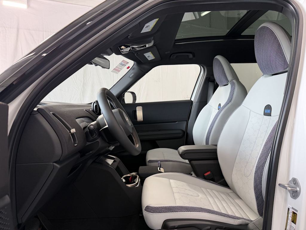 Thumbnail: 2027 MINI Cooper Countryman - 8
