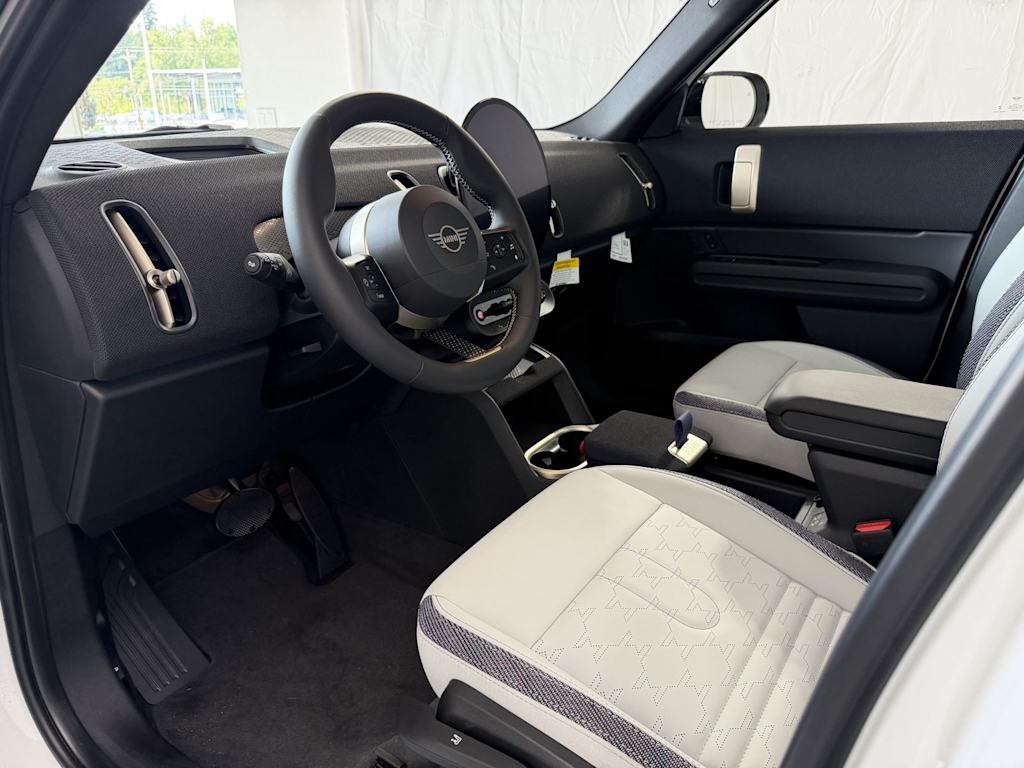 Thumbnail: 2027 MINI Cooper Countryman - 2