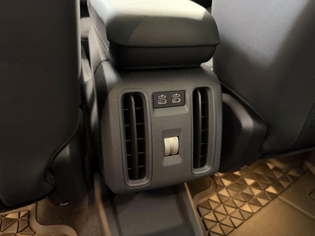 Thumbnail: 2027 MINI Cooper Countryman - 13