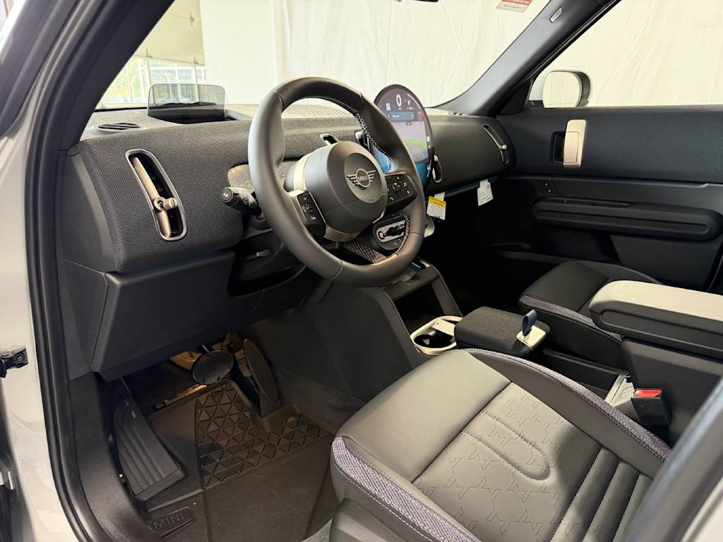 Thumbnail: 2027 MINI Cooper Countryman - 2
