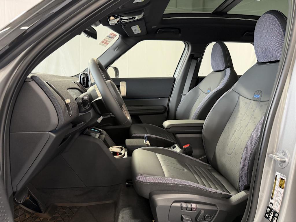 Thumbnail: 2027 MINI Cooper Countryman - 8