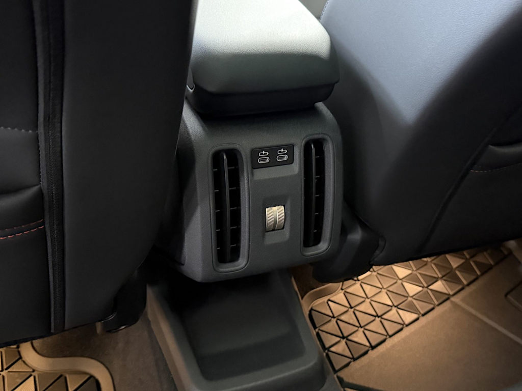 Thumbnail: 2027 MINI Cooper Countryman - 19