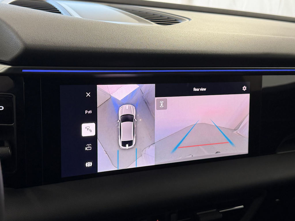 Thumbnail: 2025 Porsche Macan - 12