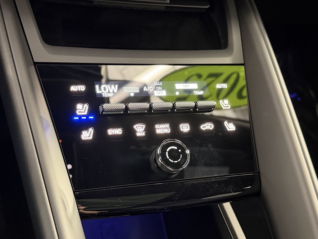 Thumbnail: 2025 Porsche Macan - 26