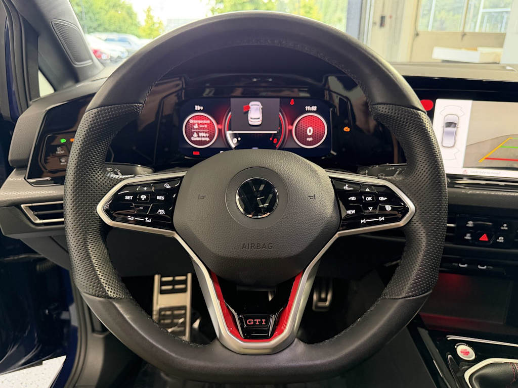 Thumbnail: 2023 Volkswagen Golf - 10