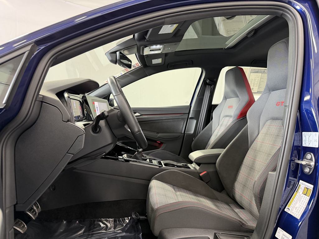 Thumbnail: 2023 Volkswagen Golf - 8