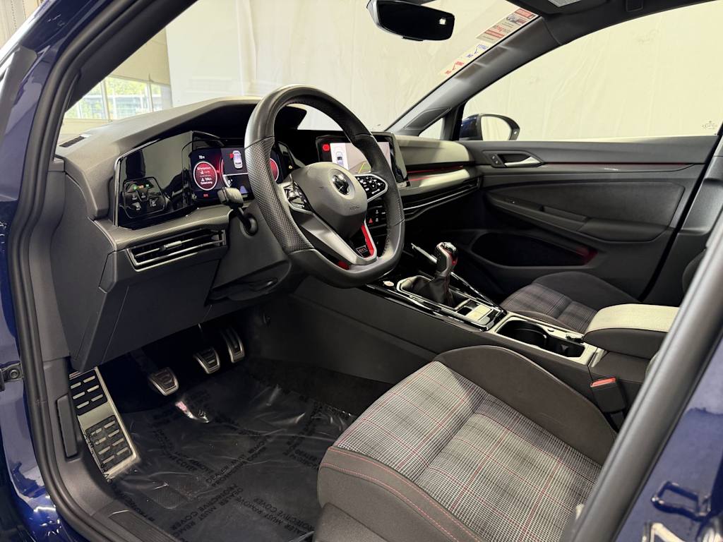 Thumbnail: 2023 Volkswagen Golf - 2