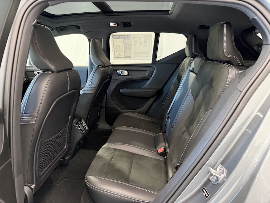 Thumbnail: 2019 Volvo XC40 - 10