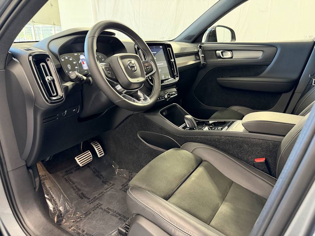 Thumbnail: 2019 Volvo XC40 - 2