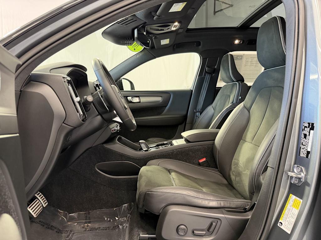 Thumbnail: 2019 Volvo XC40 - 9