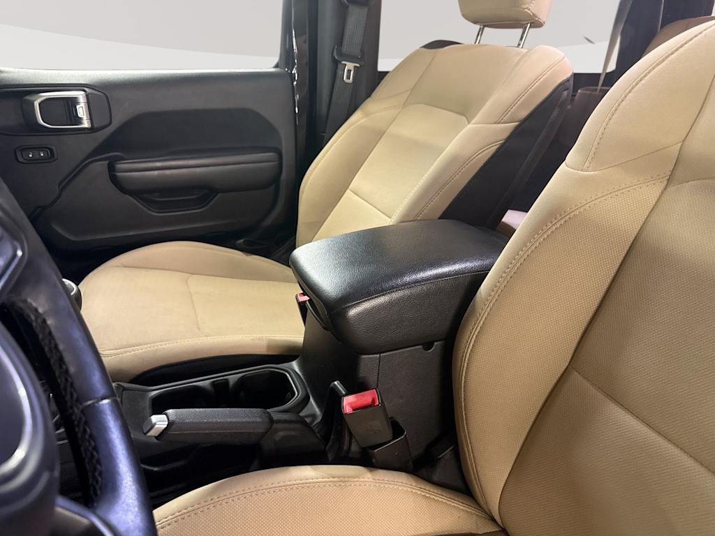 Thumbnail: 2020 Jeep Wrangler - 25