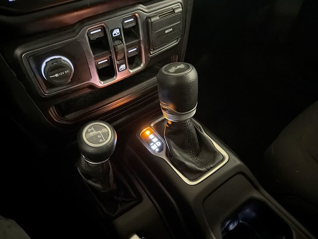 Thumbnail: 2021 Jeep Wrangler - 33