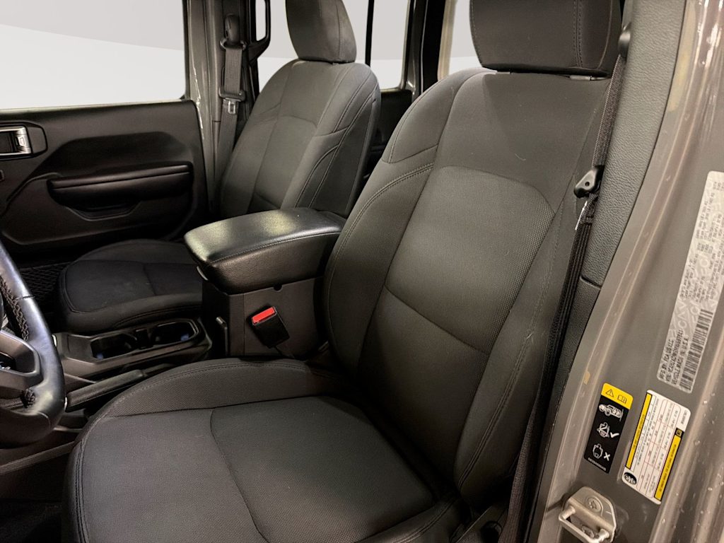 Thumbnail: 2021 Jeep Wrangler - 9