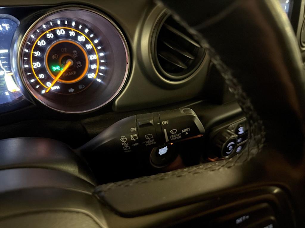 Thumbnail: 2021 Jeep Wrangler - 28