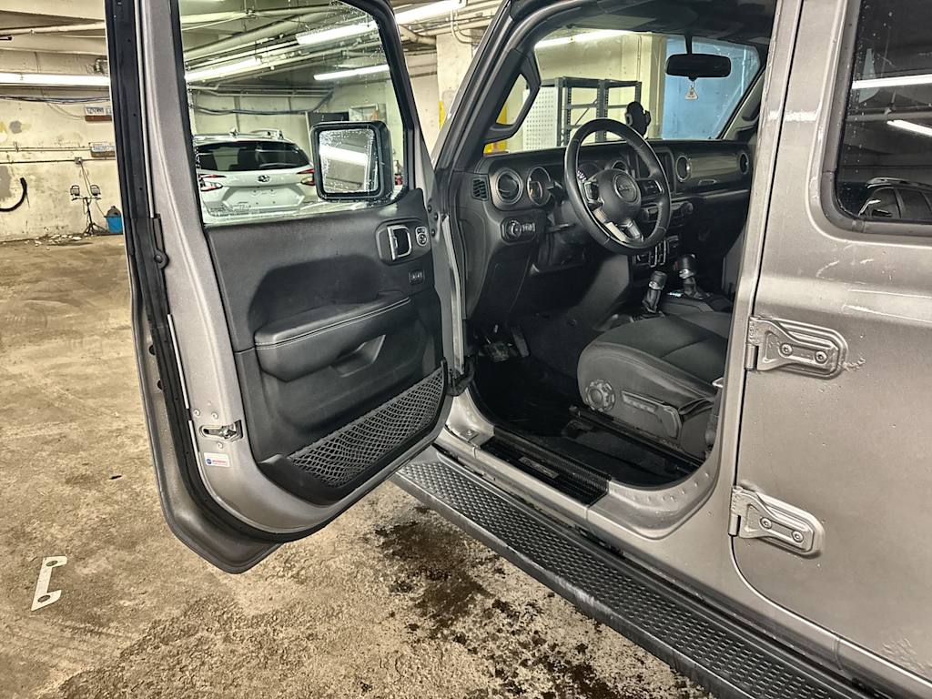 Thumbnail: 2018 Jeep Wrangler - 24