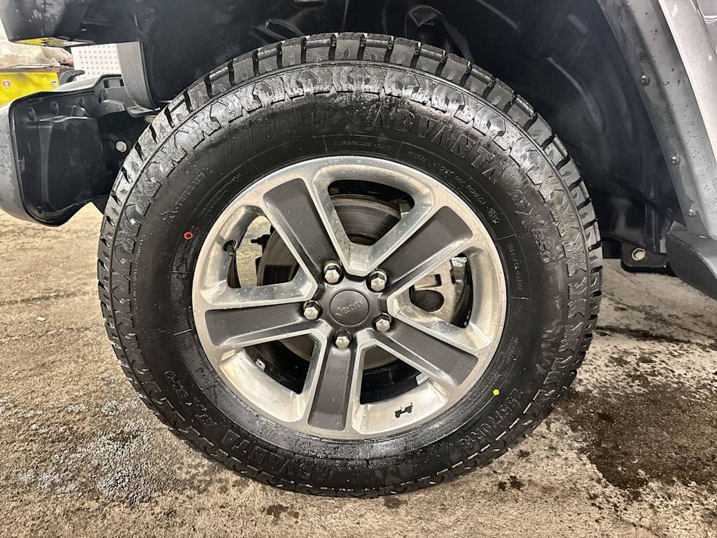 Thumbnail: 2018 Jeep Wrangler - 25