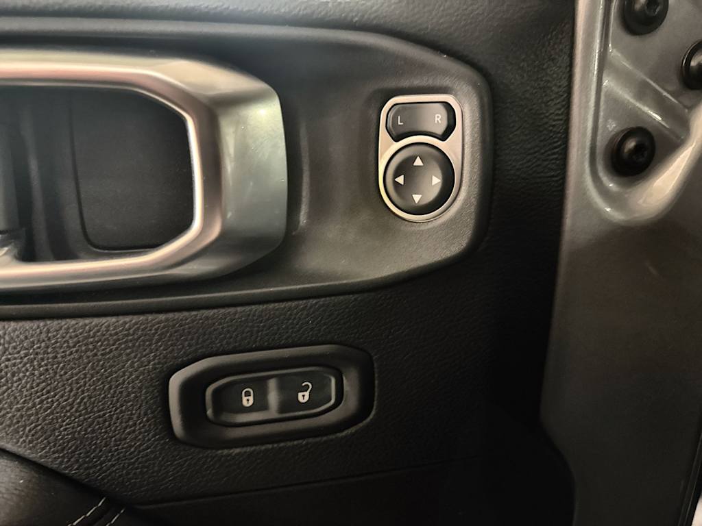 Thumbnail: 2018 Jeep Wrangler - 26