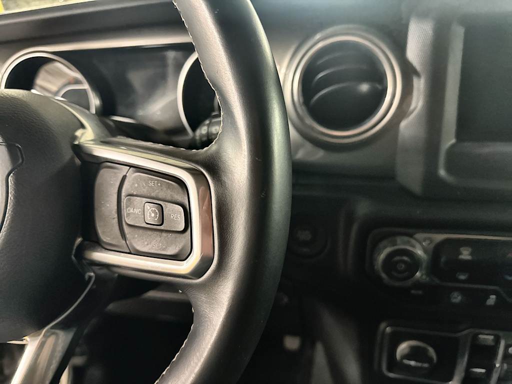 Thumbnail: 2018 Jeep Wrangler - 30