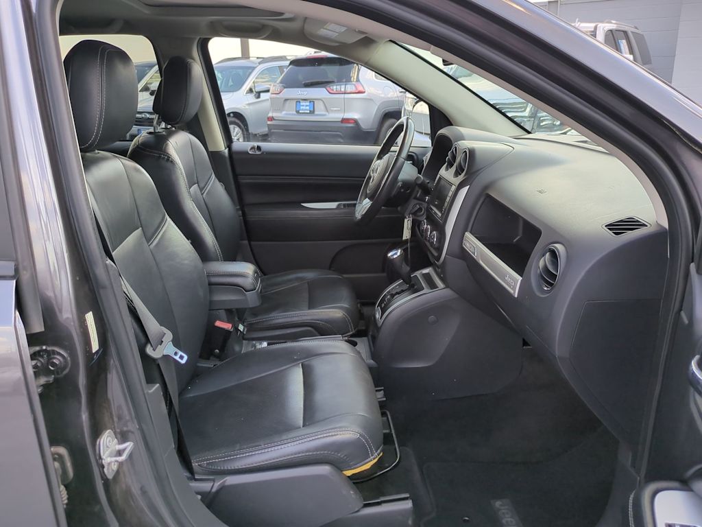 Thumbnail: 2017 Jeep Compass - 12