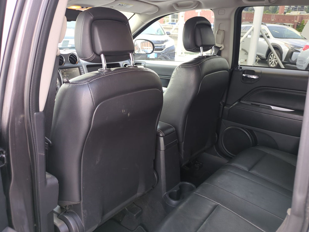 Thumbnail: 2017 Jeep Compass - 13