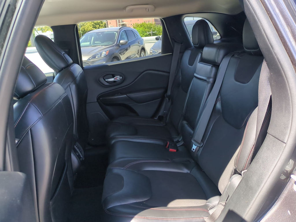 Thumbnail: 2016 Jeep Cherokee - 27