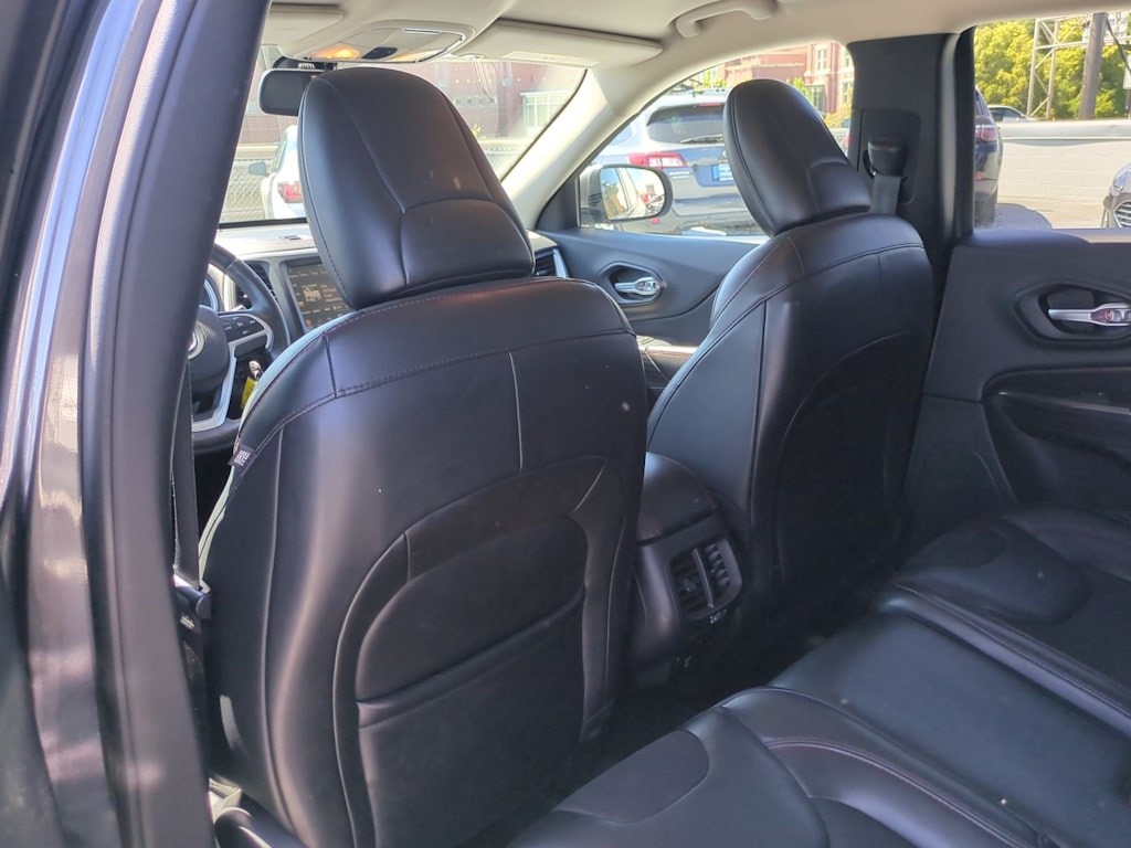 Thumbnail: 2016 Jeep Cherokee - 13