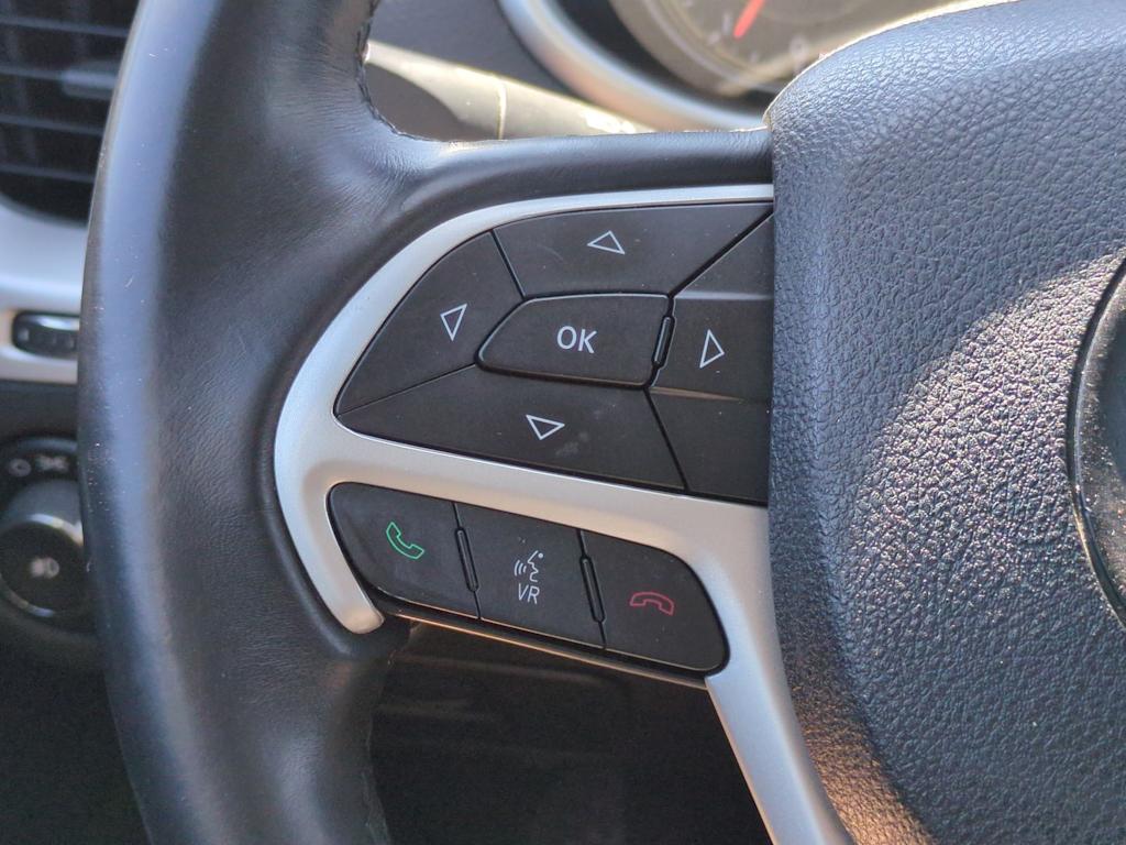 Thumbnail: 2016 Jeep Cherokee - 29