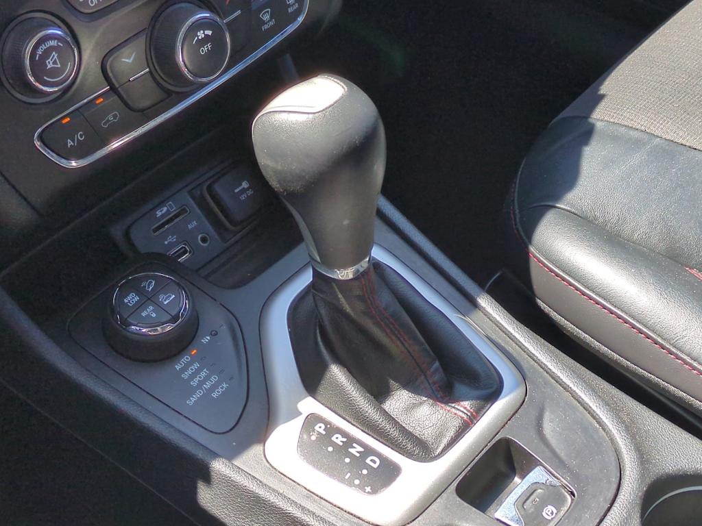 Thumbnail: 2016 Jeep Cherokee - 16