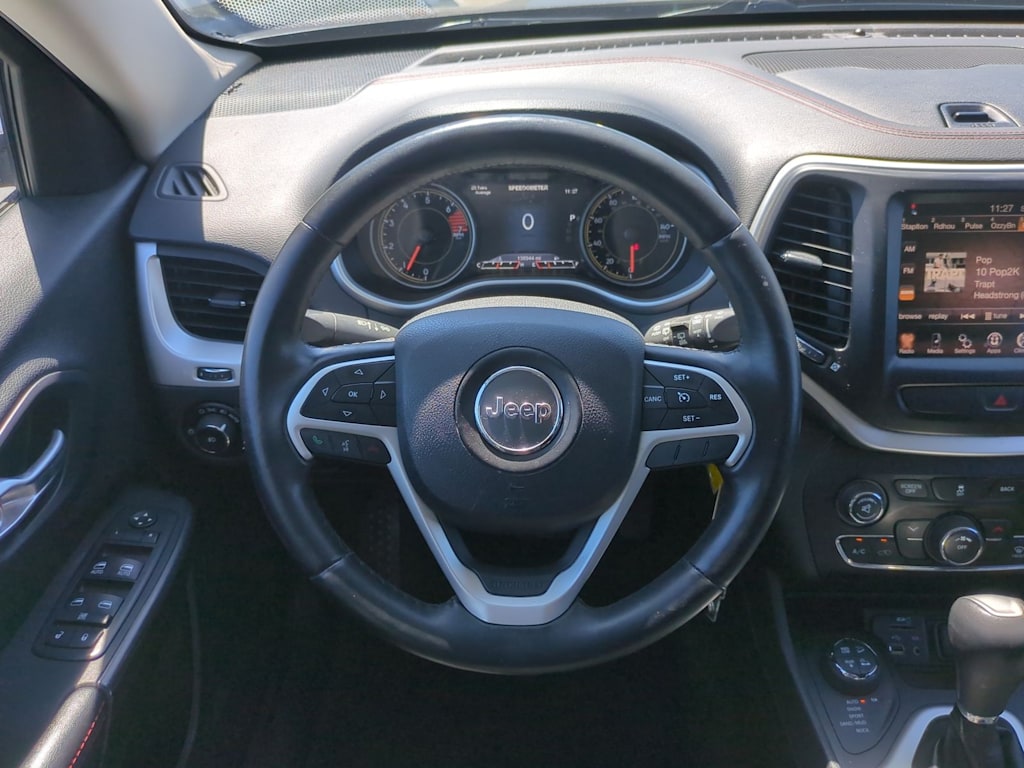 Thumbnail: 2016 Jeep Cherokee - 14