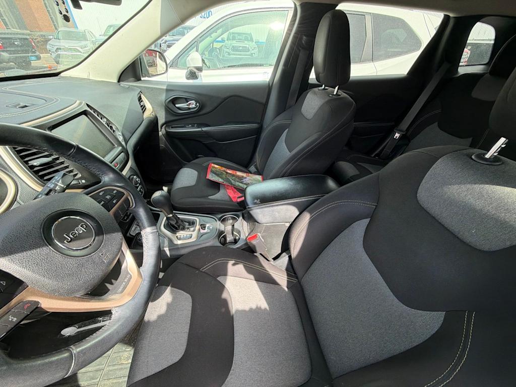 Thumbnail: 2014 Jeep Cherokee - 4