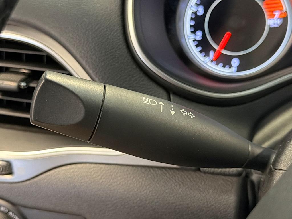 Thumbnail: 2019 Jeep Cherokee - 33