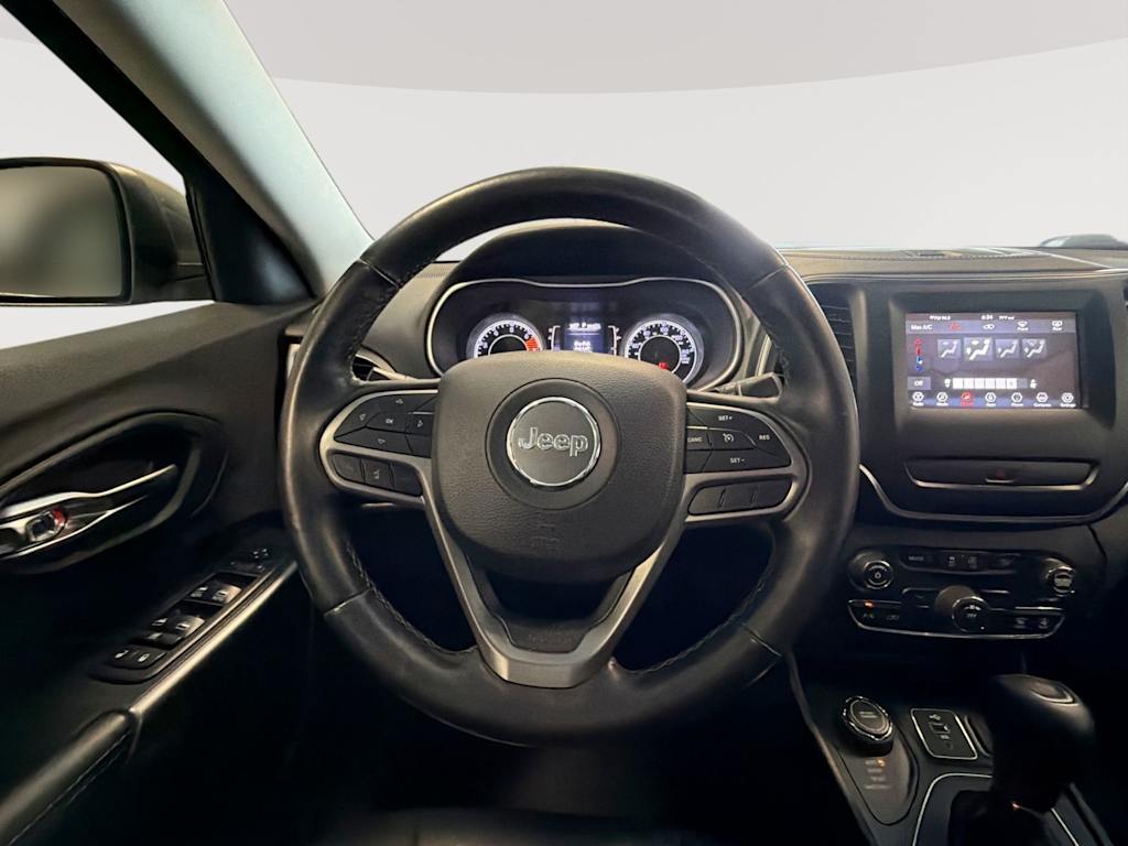 Thumbnail: 2019 Jeep Cherokee - 10