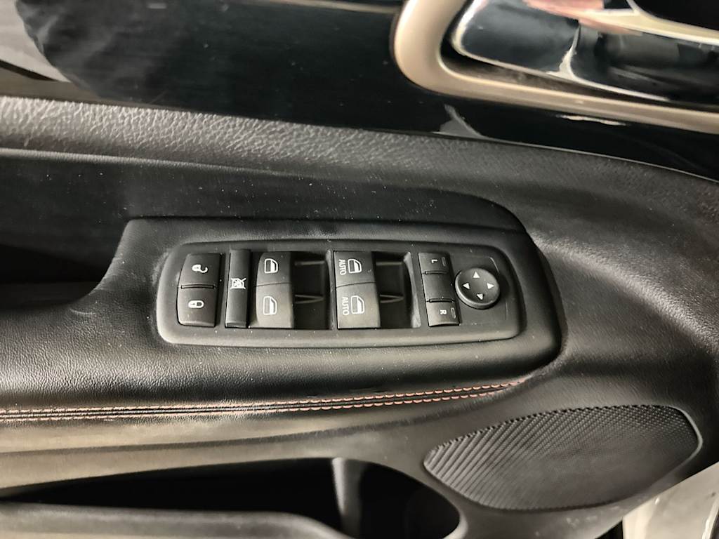 Thumbnail: 2016 Jeep Grand Cherokee - 25