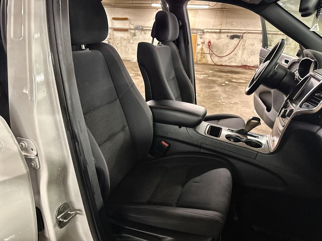 Thumbnail: 2016 Jeep Grand Cherokee - 11