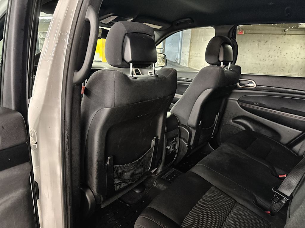 Thumbnail: 2016 Jeep Grand Cherokee - 12