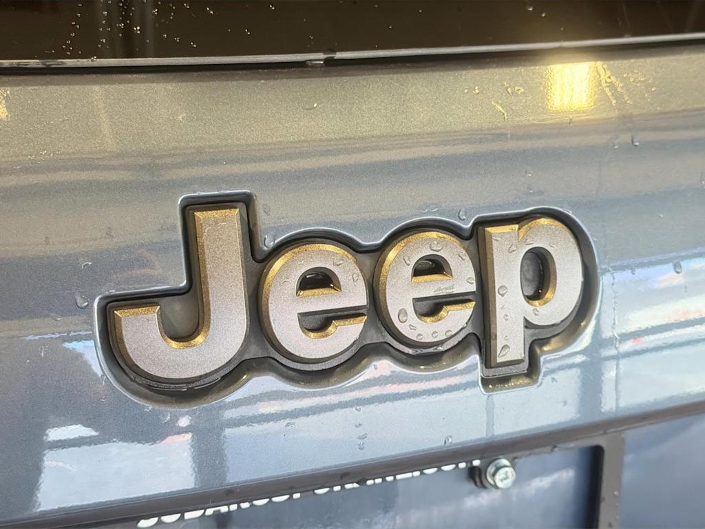 Thumbnail: 2020 Jeep Grand Cherokee - 25