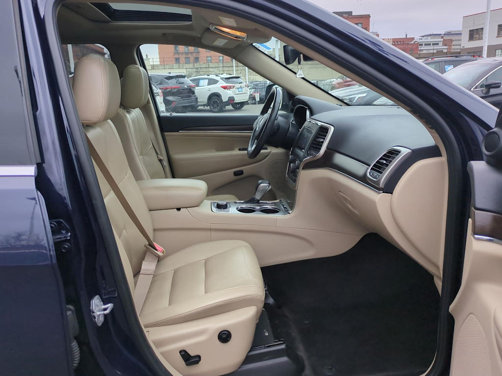 Thumbnail: 2018 Jeep Grand Cherokee - 12