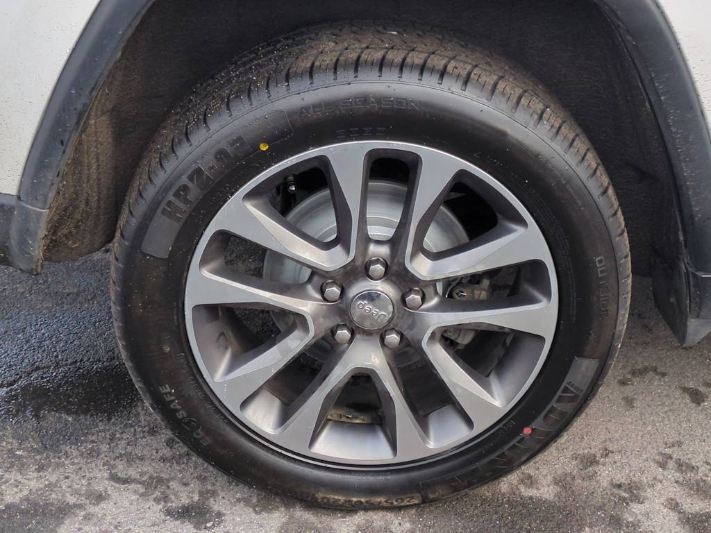 Thumbnail: 2018 Jeep Grand Cherokee - 8