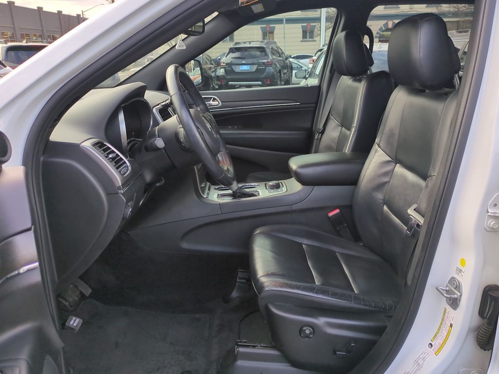 Thumbnail: 2018 Jeep Grand Cherokee - 11