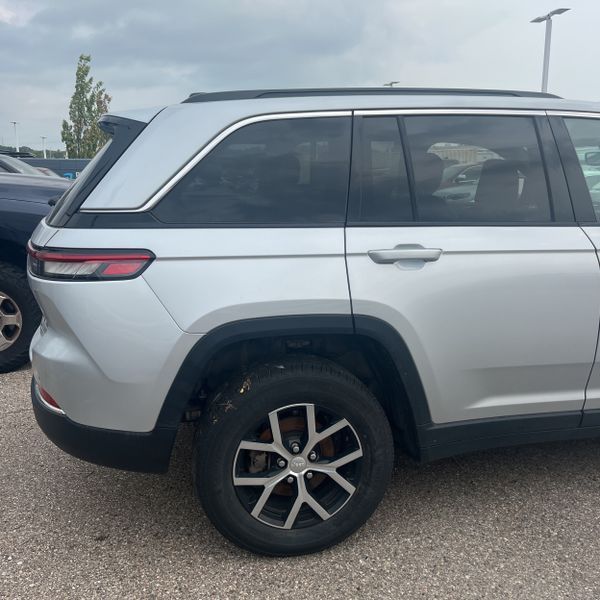 Thumbnail: 2024 Jeep Grand Cherokee - 8