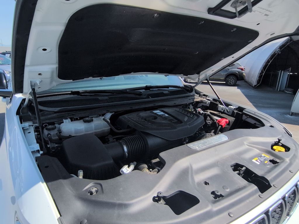 Thumbnail: 2023 Jeep Wagoneer - 9