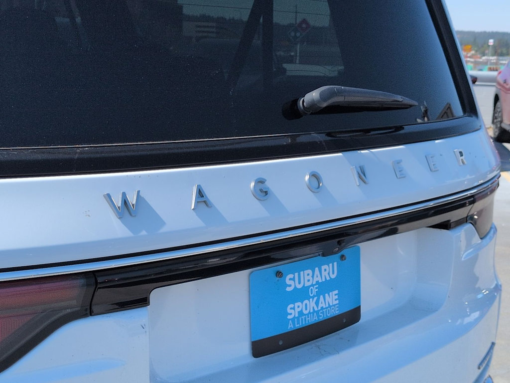 Thumbnail: 2023 Jeep Wagoneer - 24