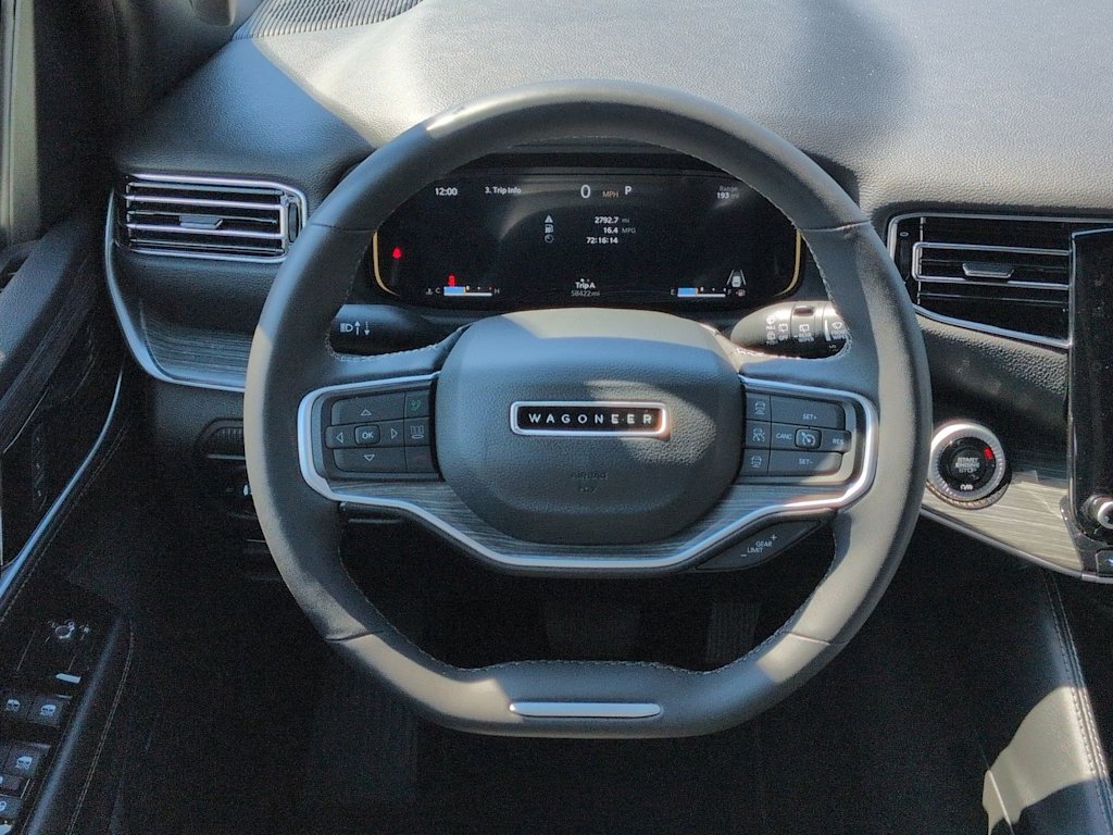 Thumbnail: 2023 Jeep Wagoneer - 14