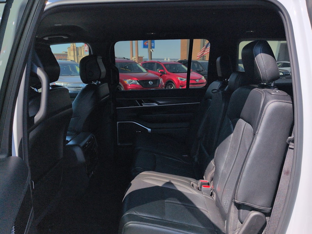 Thumbnail: 2023 Jeep Wagoneer - 26