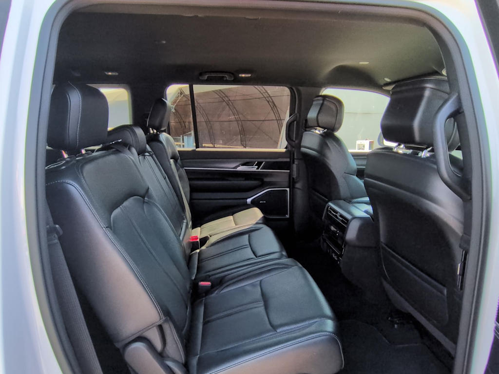 Thumbnail: 2023 Jeep Wagoneer - 27