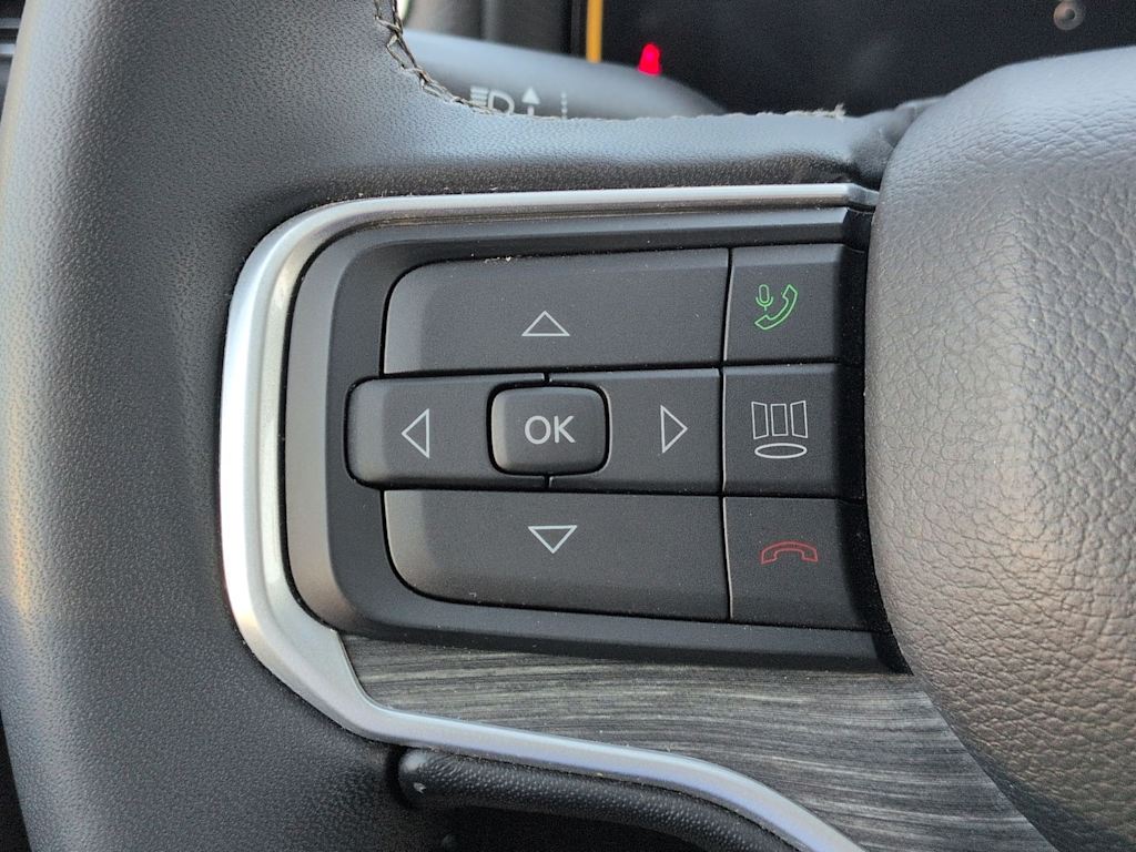 Thumbnail: 2023 Jeep Wagoneer - 28