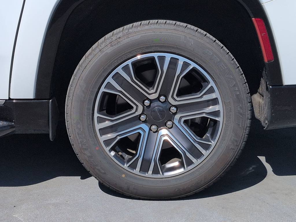 Thumbnail: 2023 Jeep Wagoneer - 8